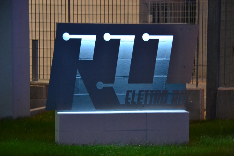 ufficio-tecnico-per-schemi-di-cablaggi-nella-produzione-industriale